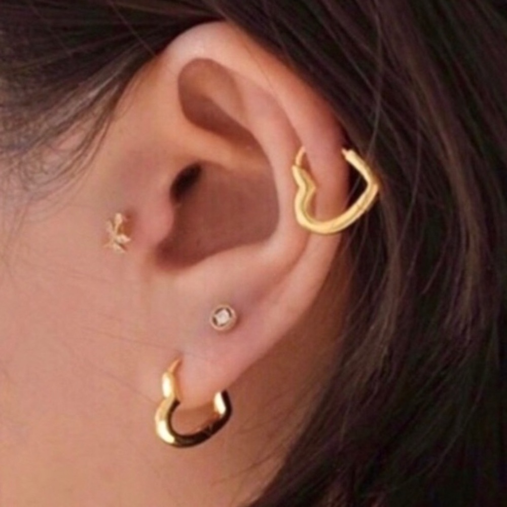 New Gold Heart Hoop Huggie Earrings - Picture 2 of 4